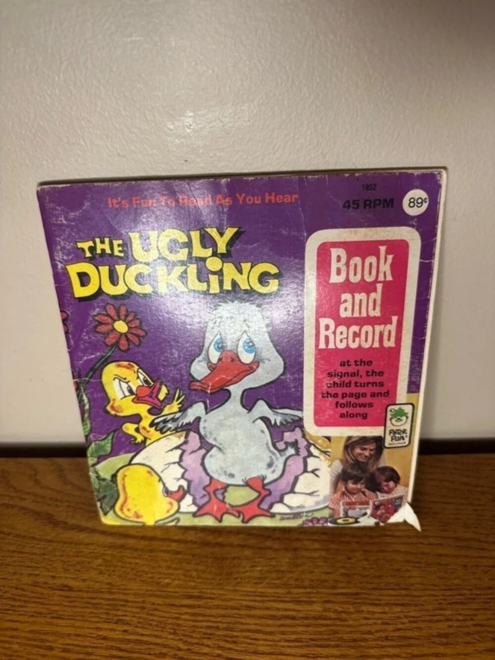 Vintage The Ugly Duckling Book And Record Peter Pan 45 RPM 1971